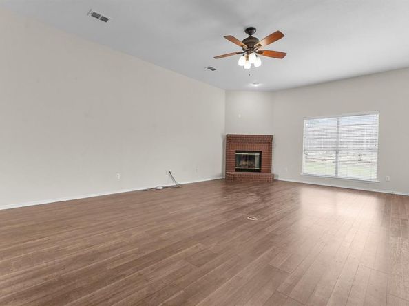 5749  Imes Lane , Fort Worth Texas 76179