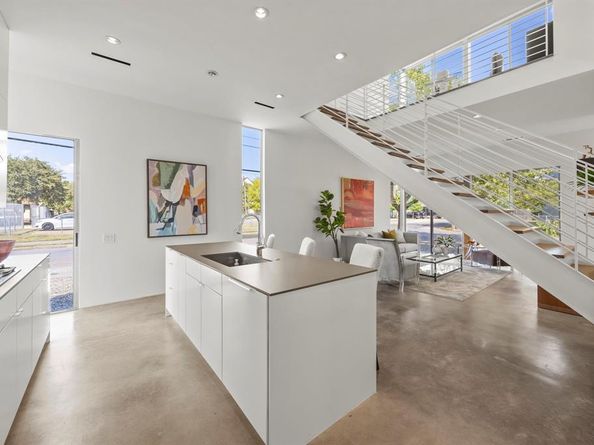 2223  Annex Avenue , Dallas Texas 75204