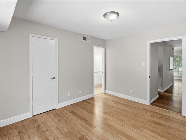 1609  Marsh Lane  111, Carrollton Texas 75006