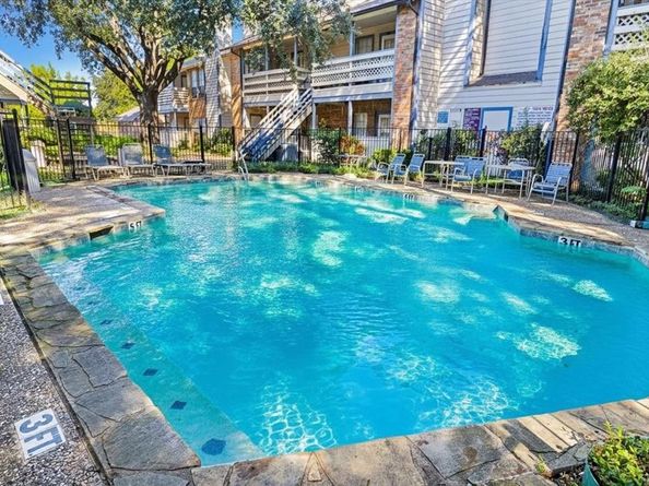 1609  Marsh Lane  111, Carrollton Texas 75006