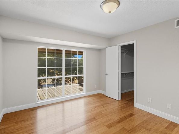 1609  Marsh Lane  111, Carrollton Texas 75006