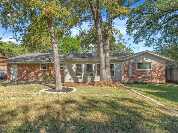 713  Edgehill Drive , Hurst Texas 76053