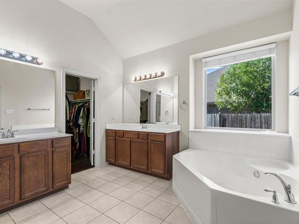 2801  Fulmar Lane , Mesquite Texas 75181