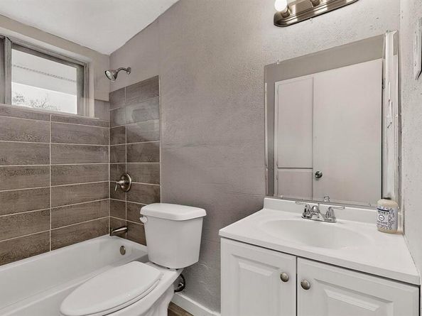 534  Henderson Circle , Garland Texas 75040