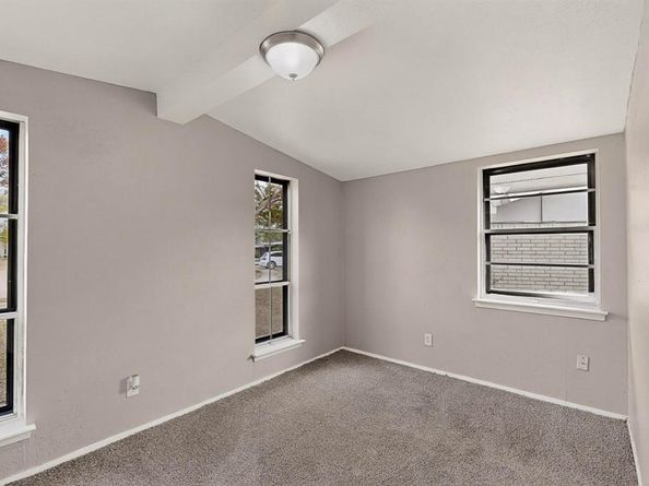 534  Henderson Circle , Garland Texas 75040