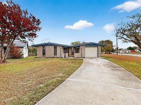 534  Henderson Circle , Garland Texas 75040