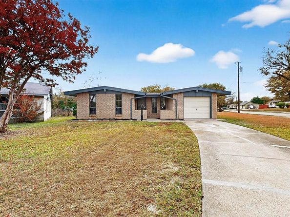 534  Henderson Circle , Garland Texas 75040