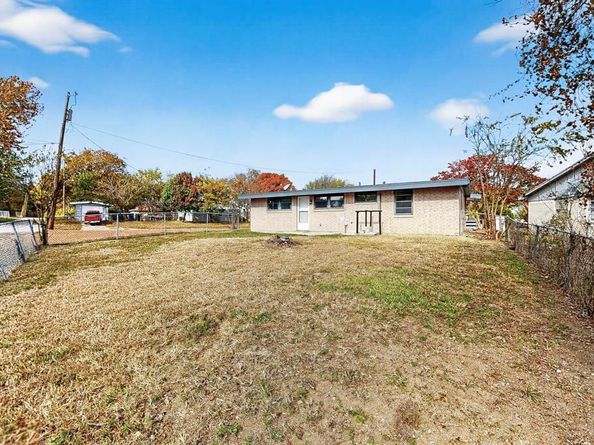 534  Henderson Circle , Garland Texas 75040