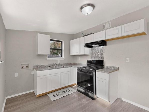 534  Henderson Circle , Garland Texas 75040