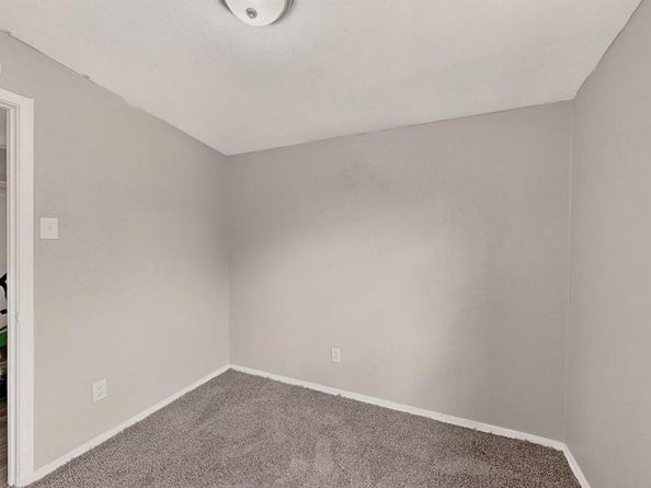 534  Henderson Circle , Garland Texas 75040