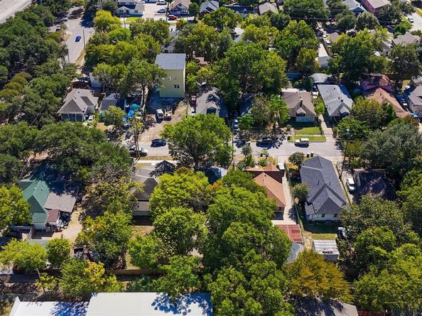 213 W Brooklyn Avenue , Dallas Texas 75208