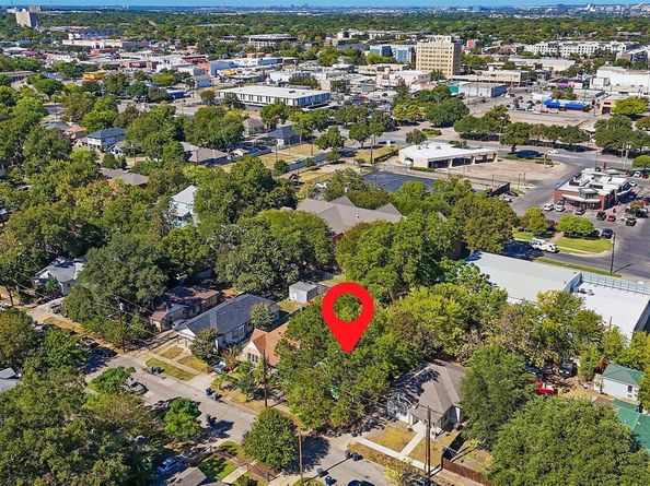213 W Brooklyn Avenue , Dallas Texas 75208