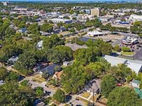 213 W Brooklyn Avenue , Dallas Texas 75208
