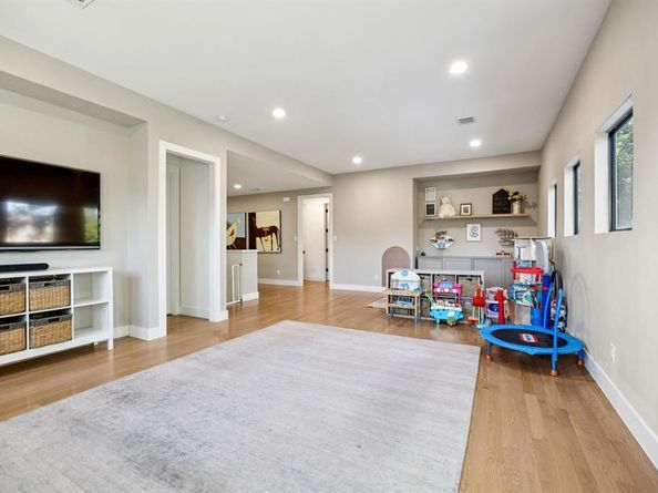 4419  Merrell Road , Dallas Texas 75229