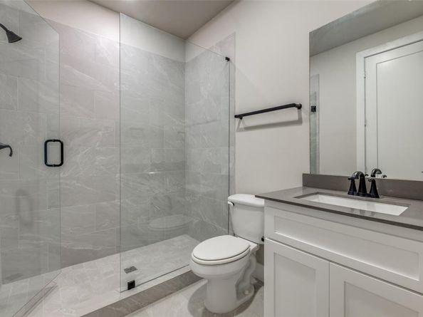2452  Carmelita Street , Dallas Texas 75212