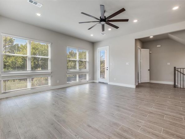 2452  Carmelita Street , Dallas Texas 75212