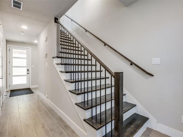 2452  Carmelita Street , Dallas Texas 75212