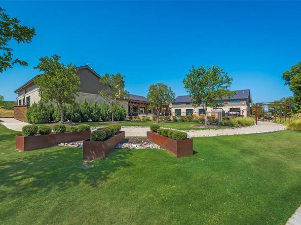 2452  Carmelita Street , Dallas Texas 75212