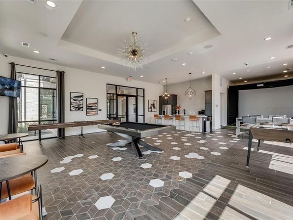2452  Carmelita Street , Dallas Texas 75212