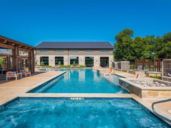 2452  Carmelita Street , Dallas Texas 75212