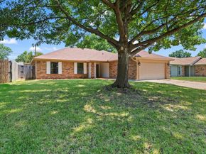 6211  Minuteman Lane , Arlington Texas 76002