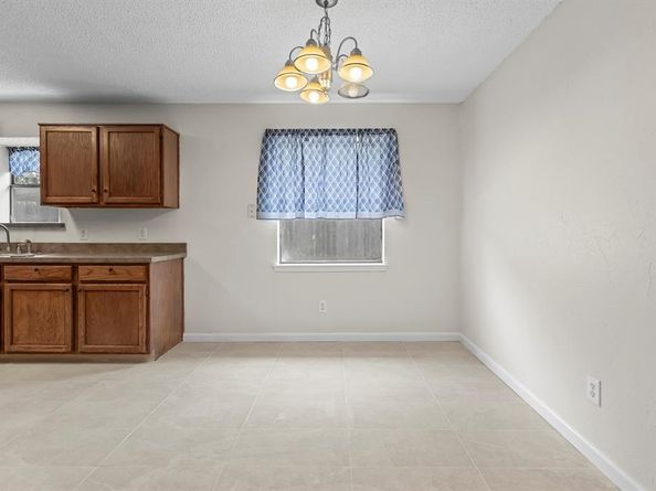 6211  Minuteman Lane , Arlington Texas 76002