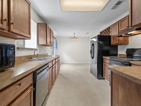 6211  Minuteman Lane , Arlington Texas 76002