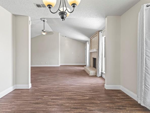 6211  Minuteman Lane , Arlington Texas 76002