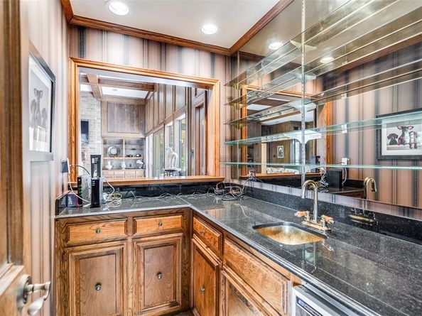 5626  Twin Brooks Drive , Dallas Texas 75252