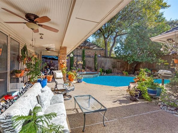 5626  Twin Brooks Drive , Dallas Texas 75252
