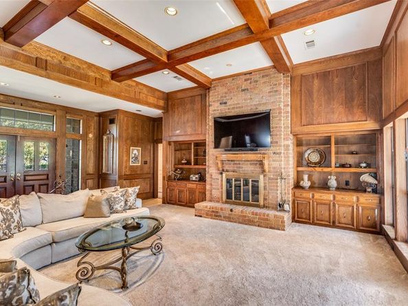 5626  Twin Brooks Drive , Dallas Texas 75252