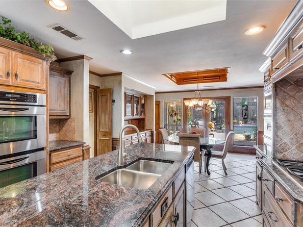 5626  Twin Brooks Drive , Dallas Texas 75252