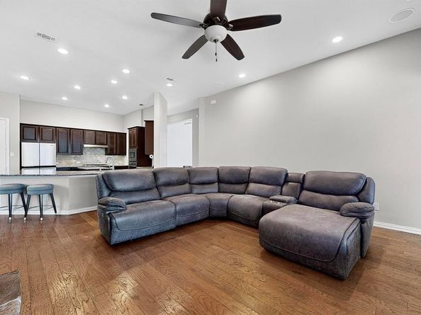 7239  Portillo  , Grand Prairie Texas 75054