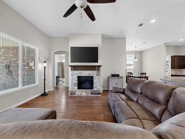 7239  Portillo  , Grand Prairie Texas 75054