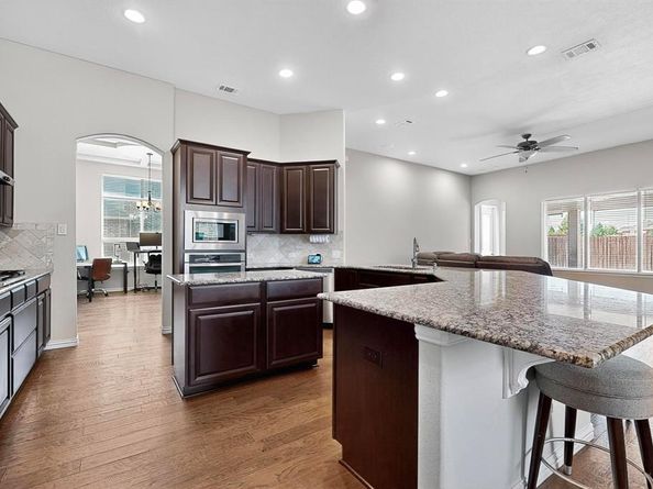 7239  Portillo  , Grand Prairie Texas 75054