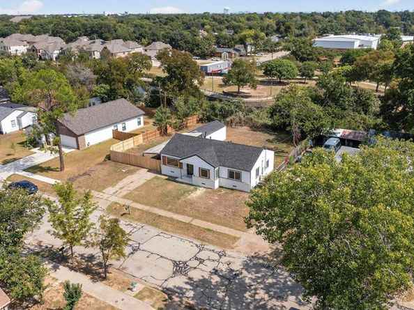900  Iowa Street , Irving Texas 75060