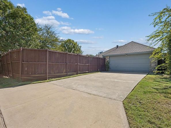 7609  Munich Drive , Rowlett Texas 75089