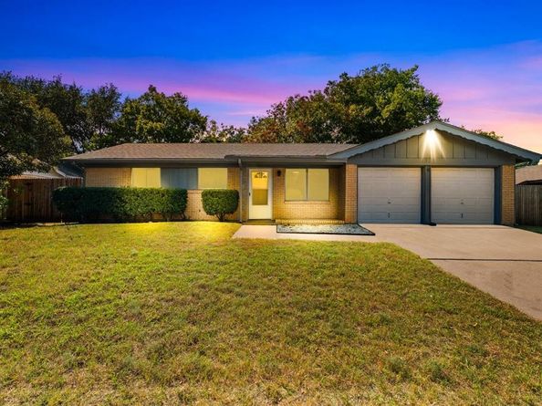 1337  Harrison Lane , Hurst Texas 76053