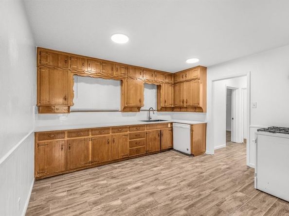 1337  Harrison Lane , Hurst Texas 76053