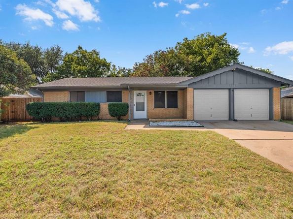 1337  Harrison Lane , Hurst Texas 76053