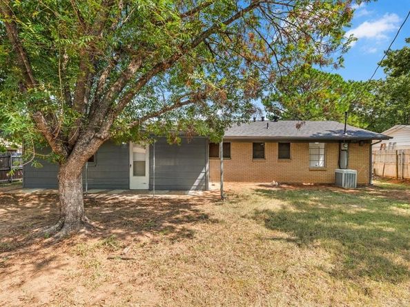 1337  Harrison Lane , Hurst Texas 76053