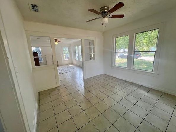 308 N Retta Street , Fort Worth Texas 76111