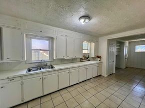308 N Retta Street , Fort Worth Texas 76111