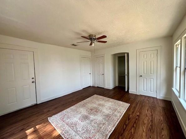308 N Retta Street , Fort Worth Texas 76111