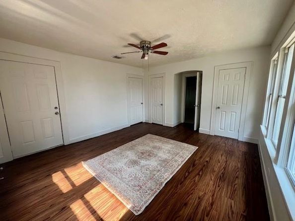 308 N Retta Street , Fort Worth Texas 76111