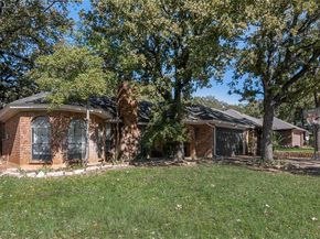 2111  Turf Club Drive , Arlington Texas 76017