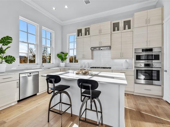 4645  New Water Lane , Dallas Texas 75219
