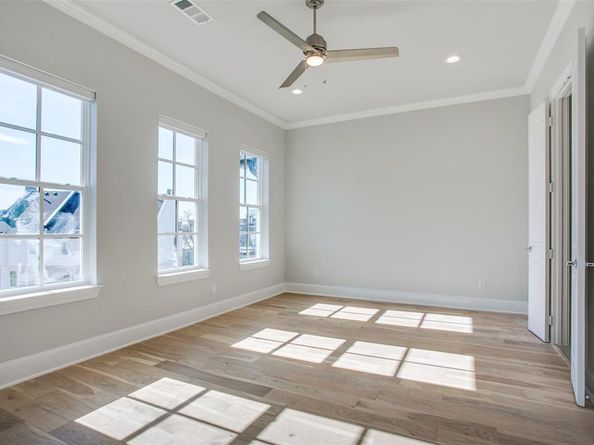 4645  New Water Lane , Dallas Texas 75219
