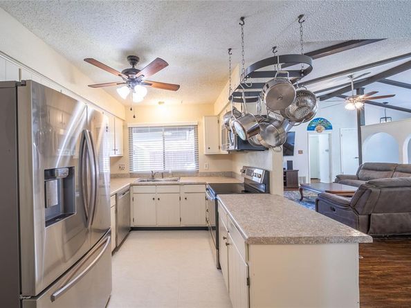 1506  Whiteoak Drive , Garland Texas 75040