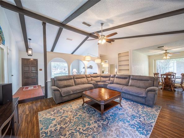 1506  Whiteoak Drive , Garland Texas 75040